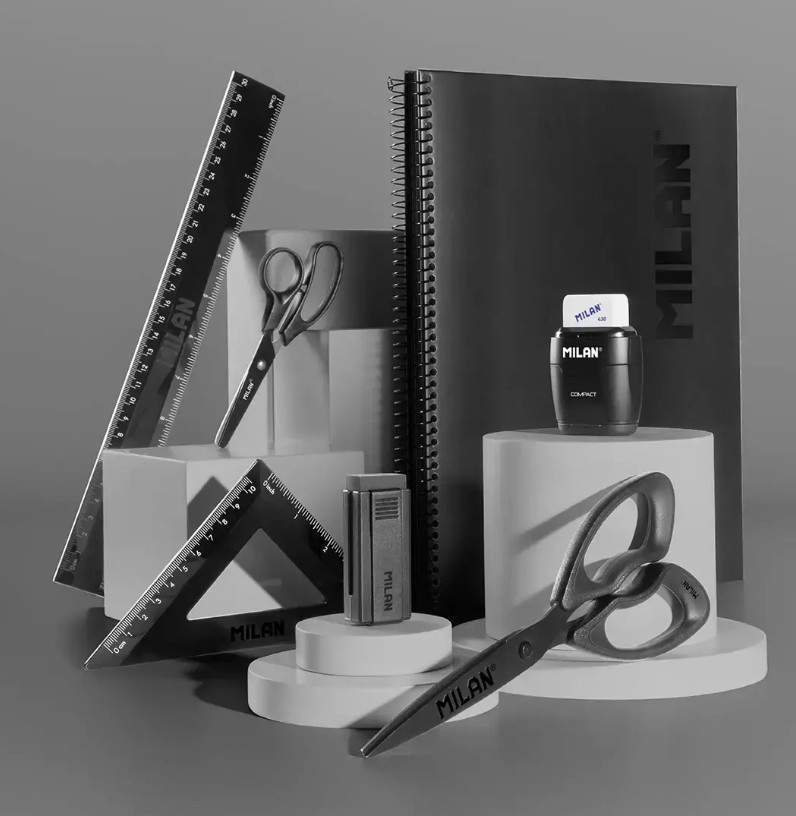 Gumka Office Shadow 320 czarna w etui CPMDW1320 Milan